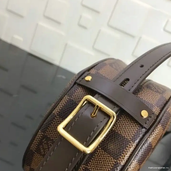 Fashionrepsfam ru 20DJ570080 LV Bags 0731